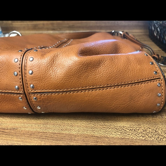 Michael Kors leather hobo bag with silver chain and leather strap. - Picture 7 of 10